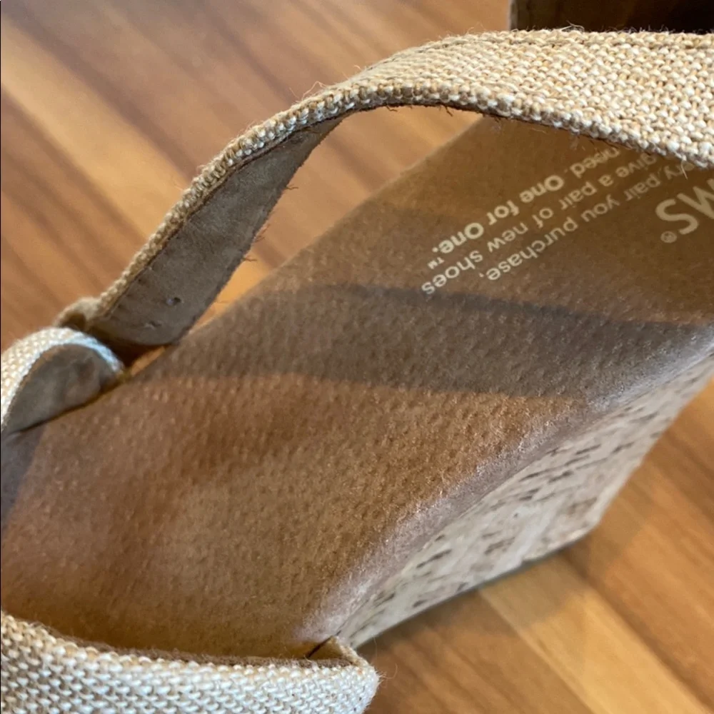 EUC Toms Cork Wedge Strappy Sandals - Picture 13 of 13